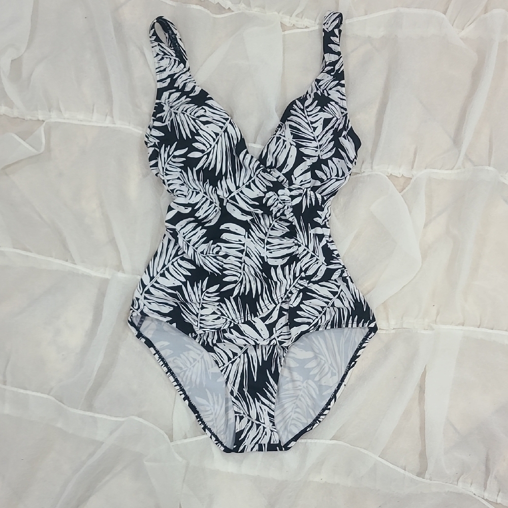 Jantzen Black and White Leaf Print One Piece Swimsuit
